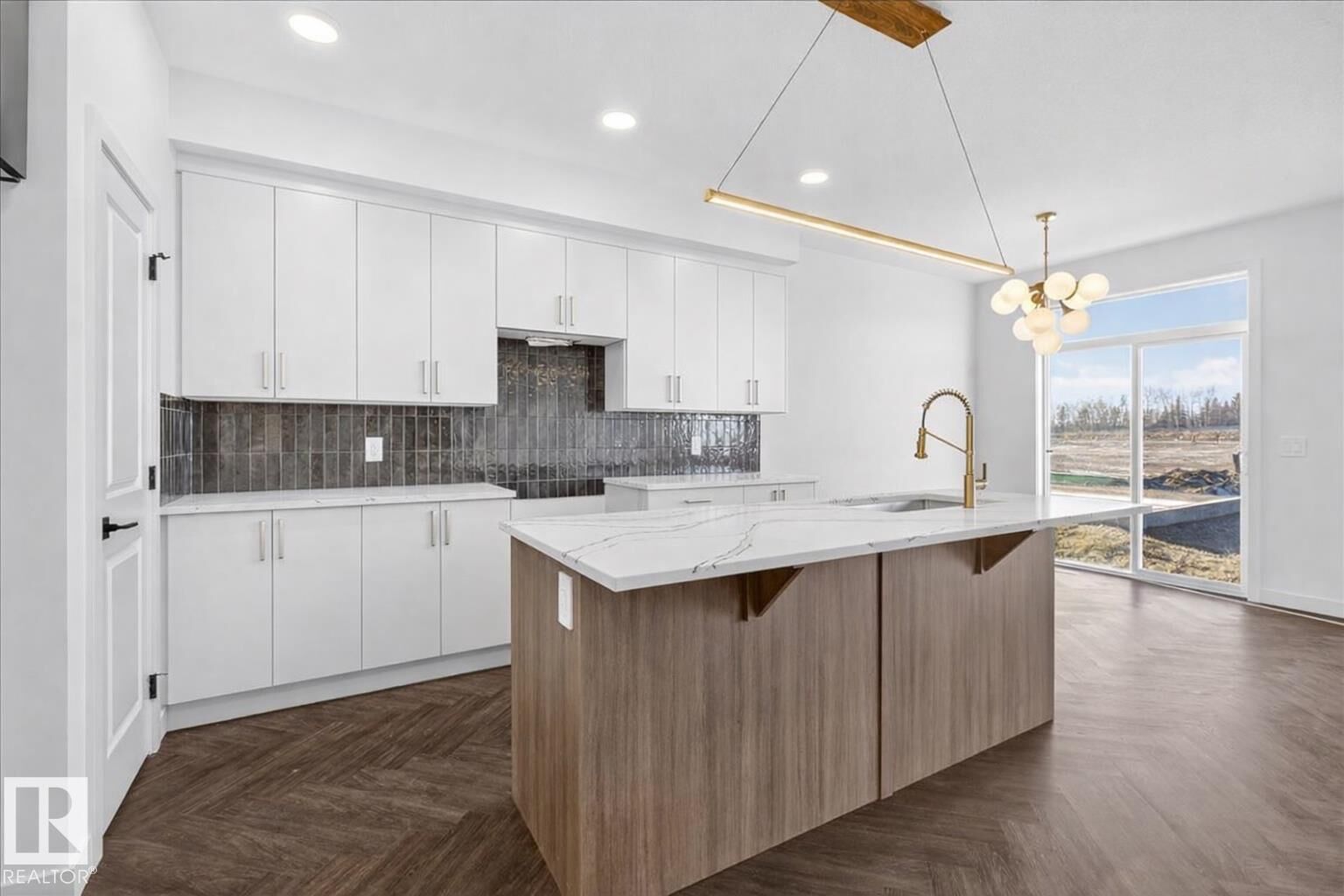Property Photo:  22 Cheval Close  AB T8H 2Z3 