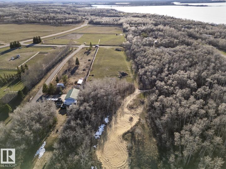 Property Photo:  46528 Twp 604A 9  AB T9N 2J1 