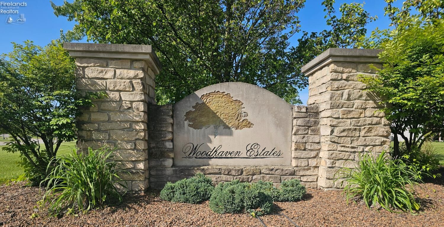 Property Photo:  119 Woodhaven Cresent  OH 43410 