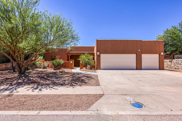 Property Photo:  716 Kapriz Avenue  TX 79932 