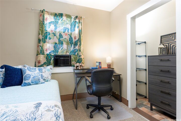 Property Photo:  1634 Lusitana Street  HI 96813 