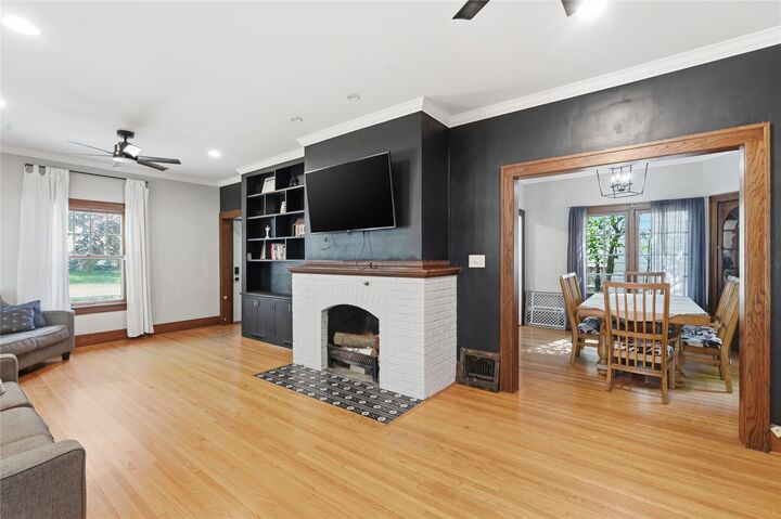 Property Photo:  1301 10th Avenue N  IA 50501 