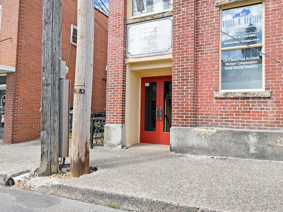 Property Photo:  105 W 5th Street  KY 40741 