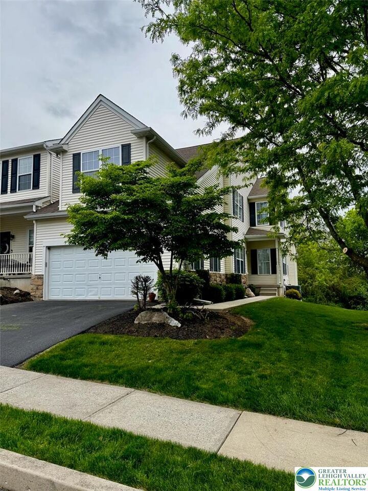 Property Photo:  127 Willow Drive  PA 18045 