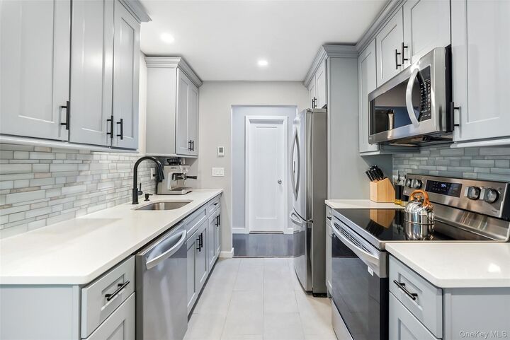 Property Photo:  7 N James Street 7K  NY 10566 