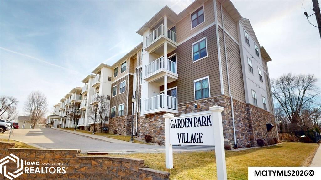 Property Photo:  809 7th Ave N #311  IA 50428 