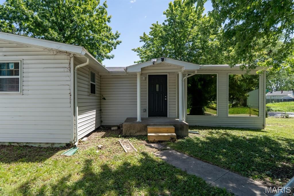 Property Photo: 4500 Walter Avenue IL 62040