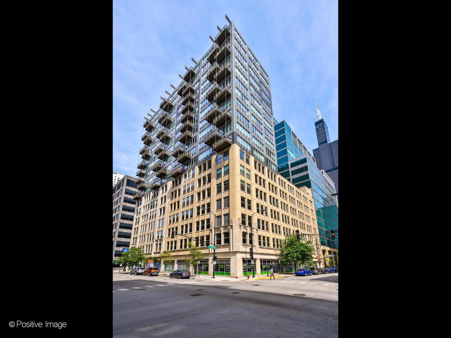 Property Photo:  565 W Quincy Street 1602  IL 60661 