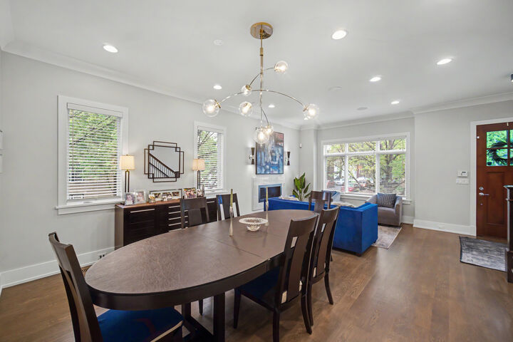 Property Photo:  