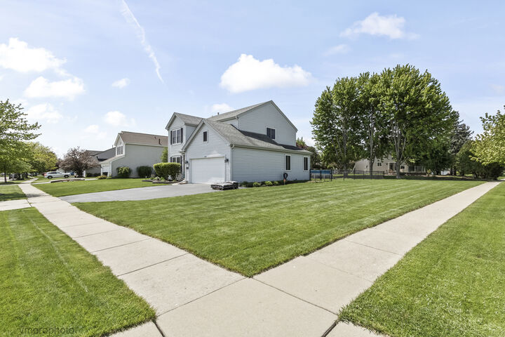 Property Photo:  698 Fenwick Lane  IL 60177 