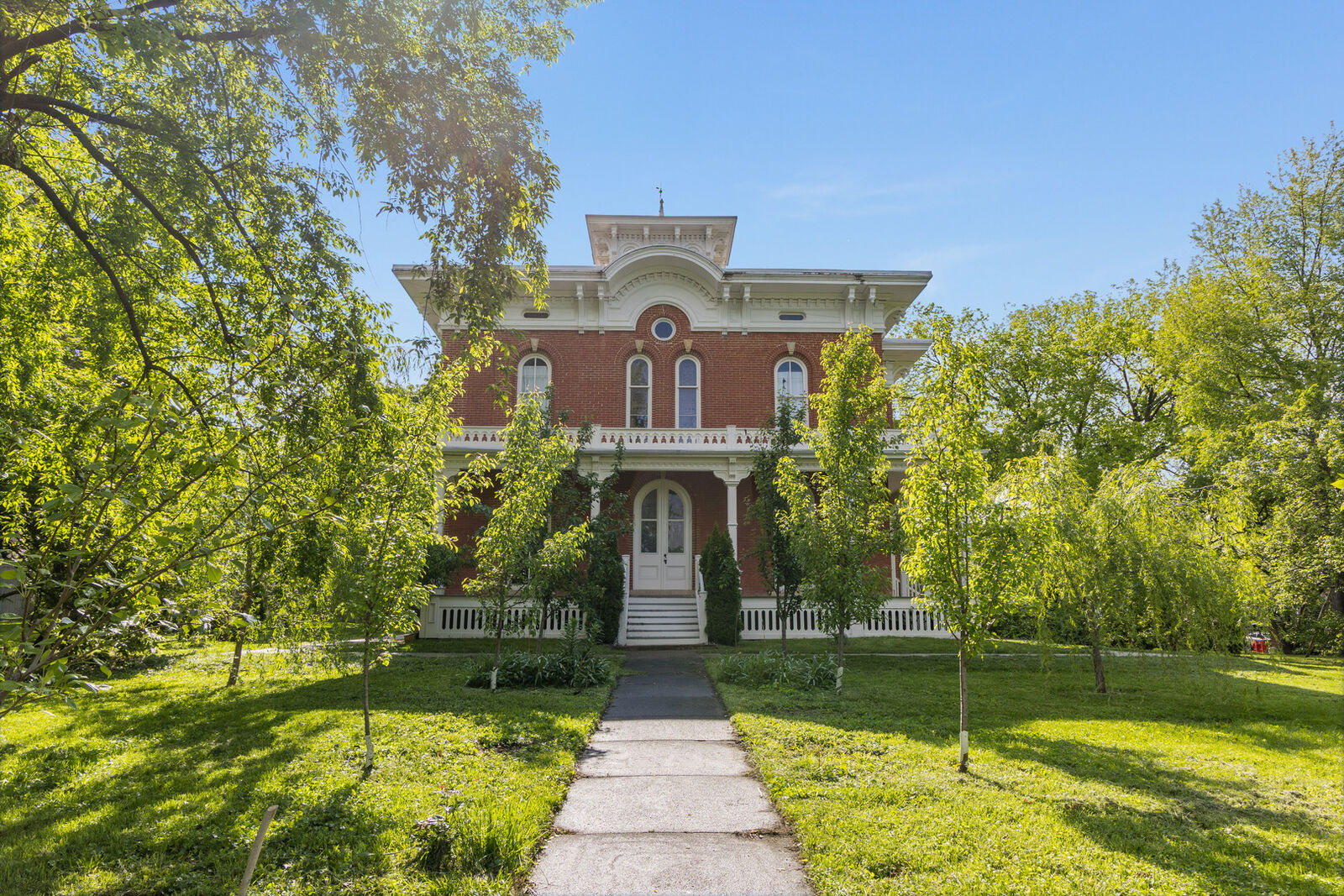 Property Photo:  503 S State Street  IL 61820 
