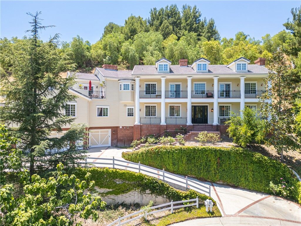 Property Photo: 9 Zanja Lane CA 91307