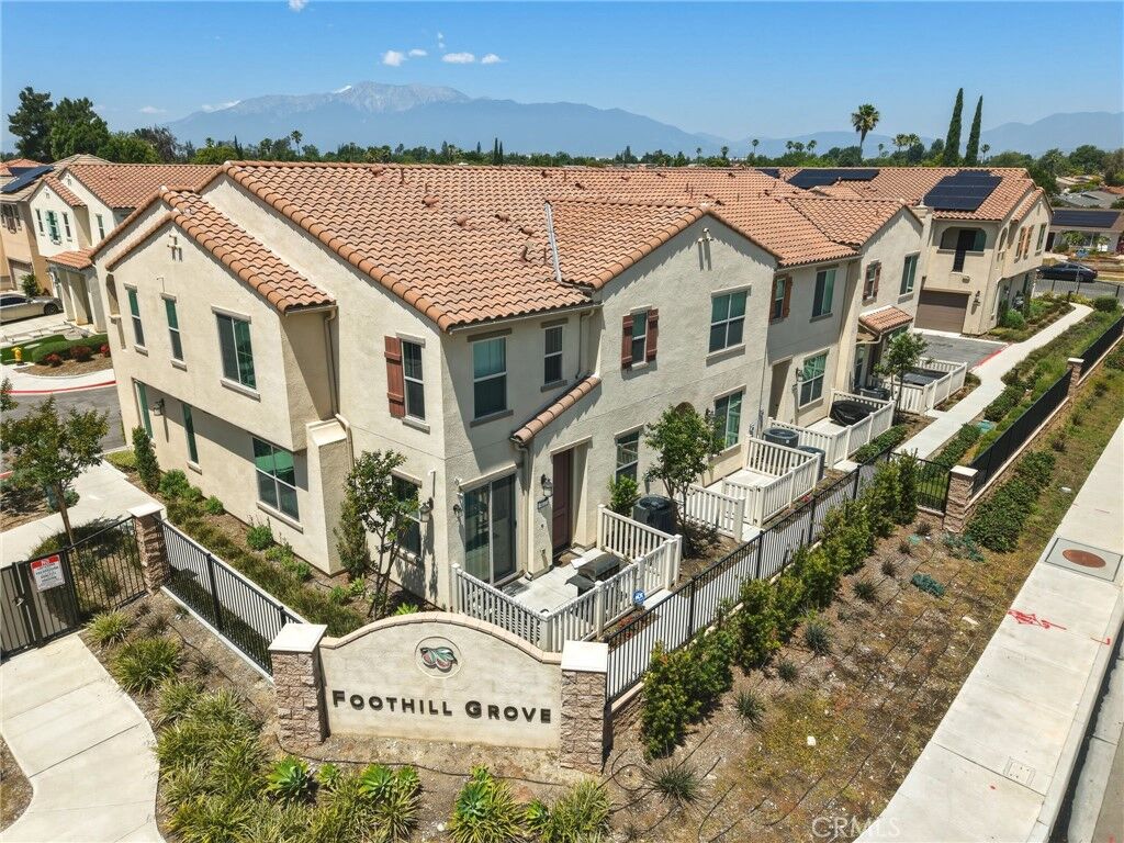 Property Photo:  465 N Beechwood  CA 92376 