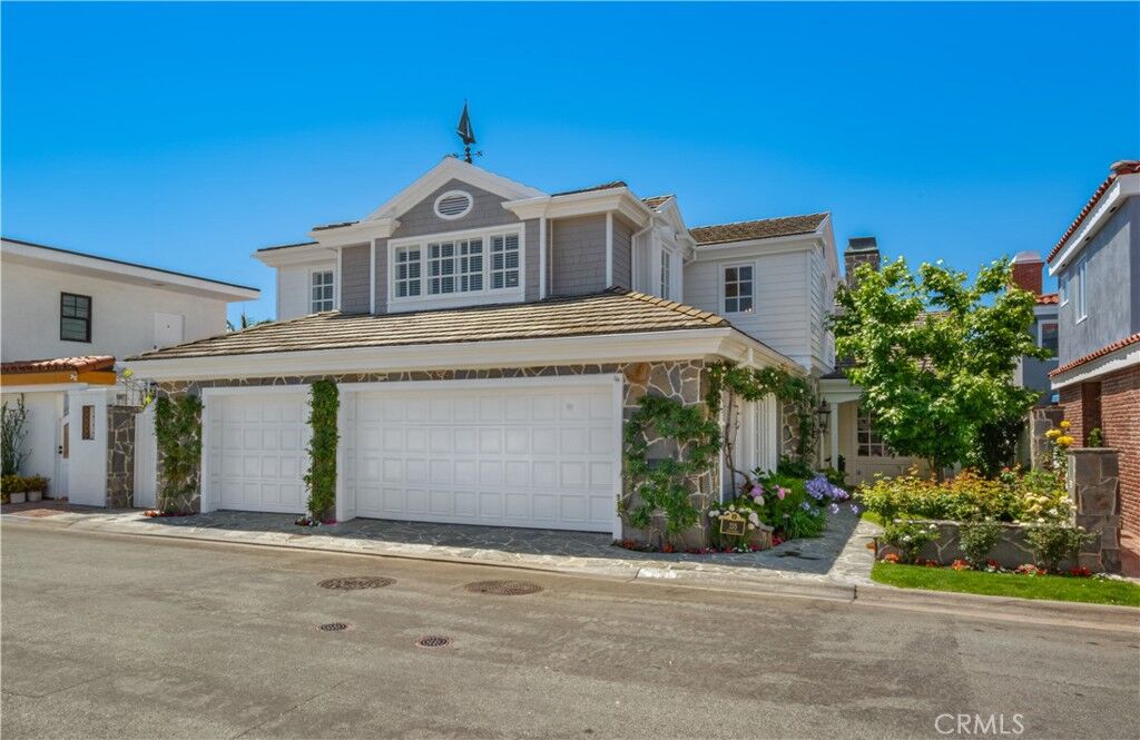 Property Photo:  235 Via Ithaca  CA 92663 