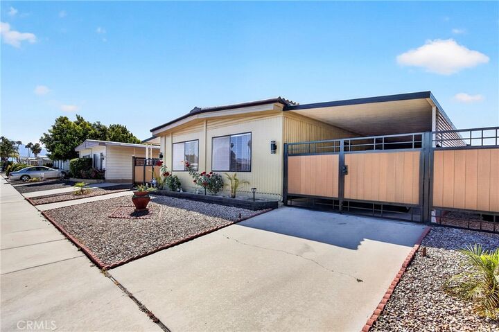 Property Photo:  1625 W Johnston Avenue  CA 92543 