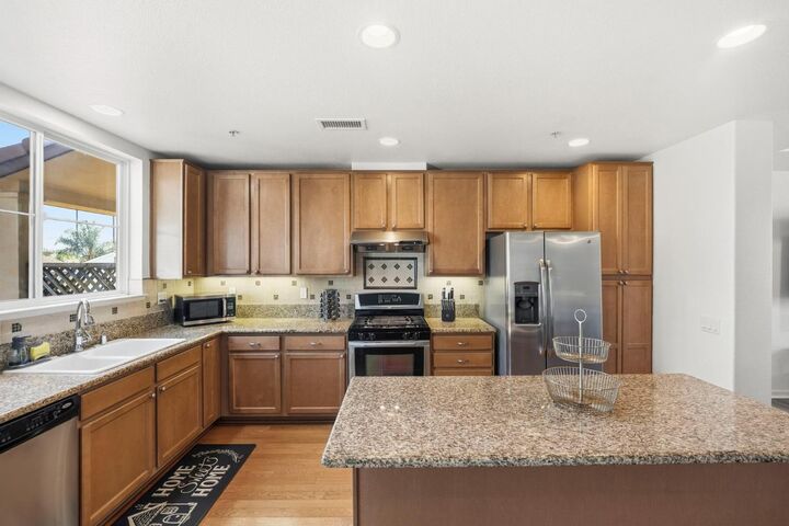 Property Photo: 206 San Antonio Place CA 95116