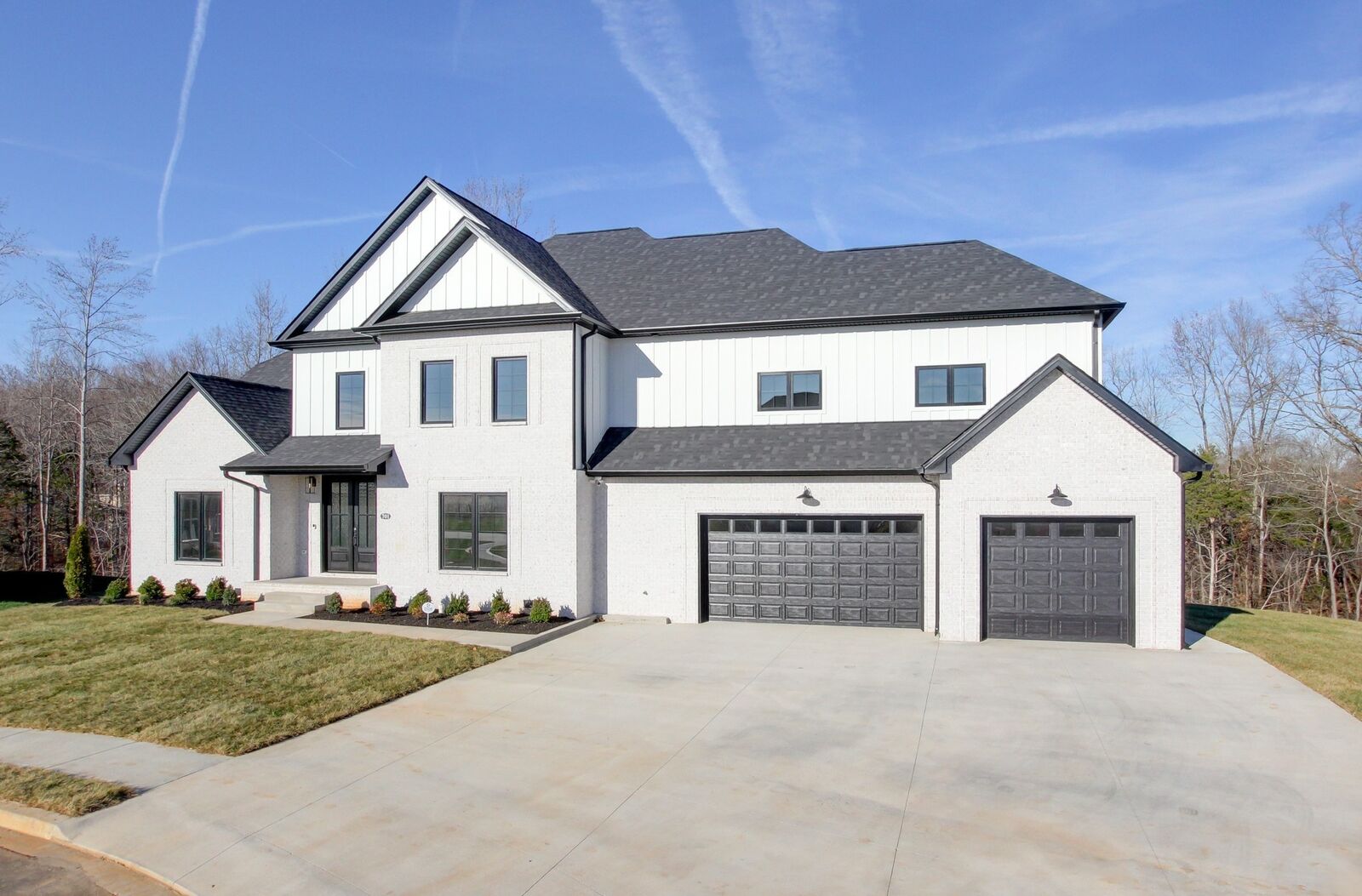Property Photo: 701 Sandringham Ct TN 37043