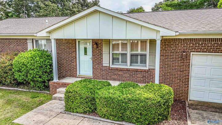 Property Photo:  106 Douglas Street  AL 35758 