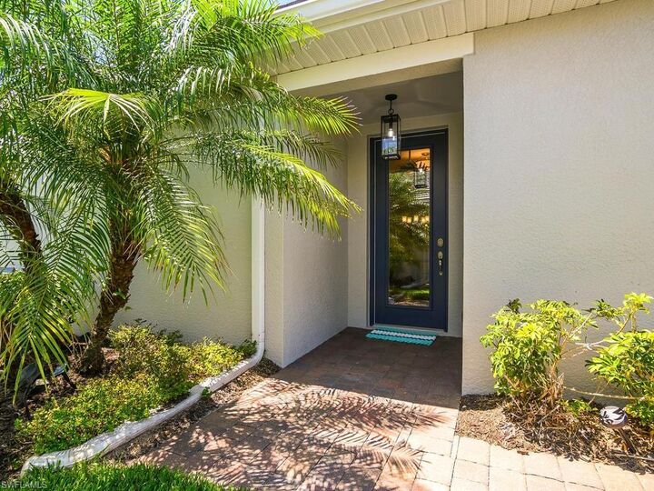 Property Photo:  14867 Edgewater Cir  FL 34114 