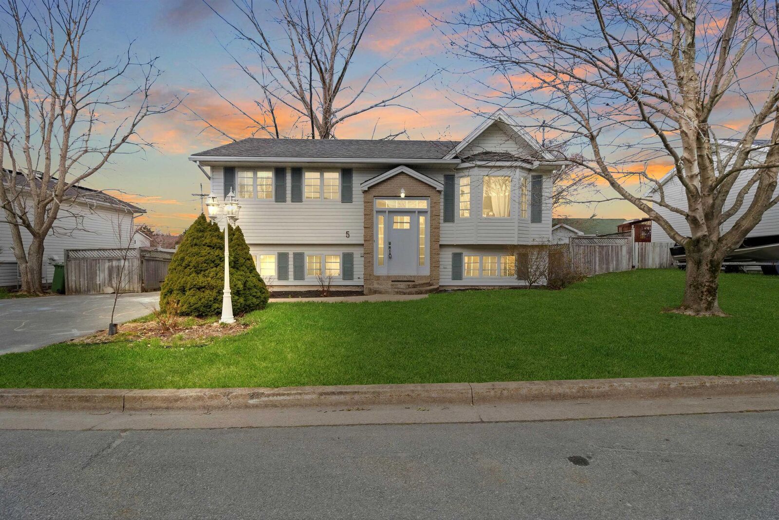 Property Photo:  5 Terrebonne Court  NS B2X 3S7 