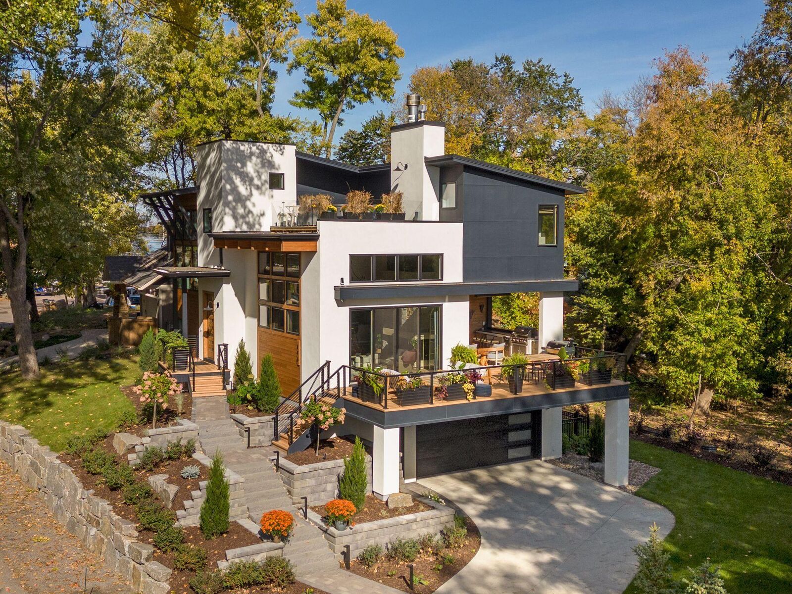 Property Photo:  175 Lakeview Avenue  MN 55331 