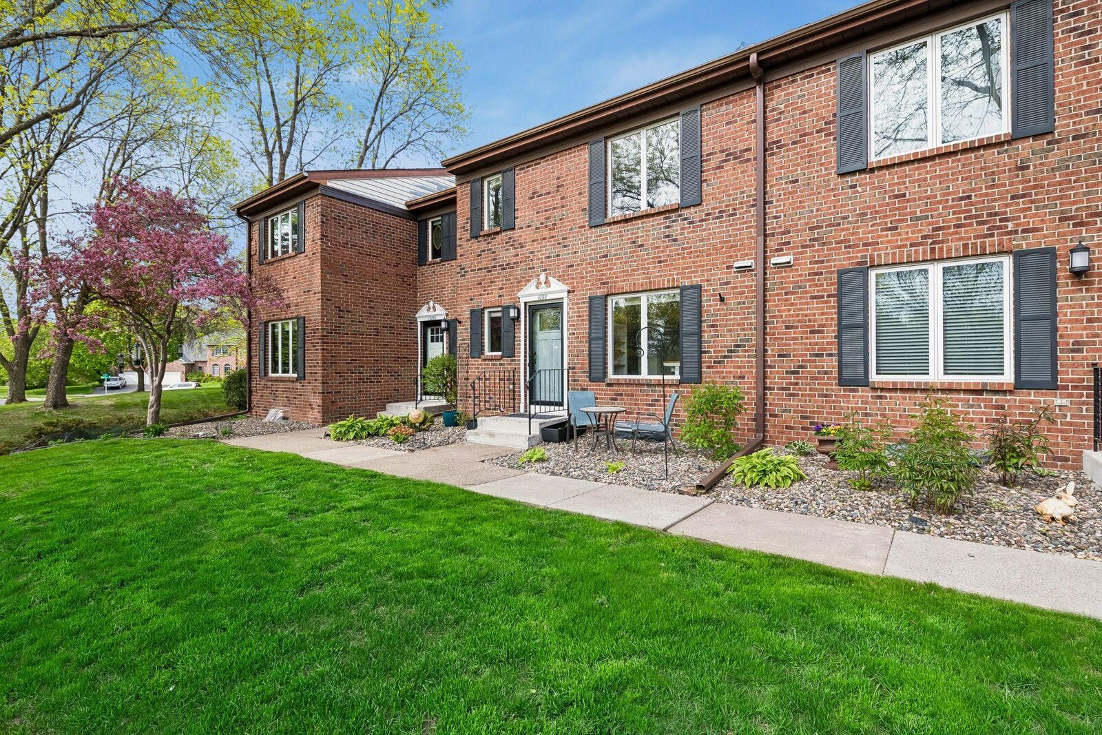 Property Photo:  1092 Ivy Hill Drive  MN 55118 