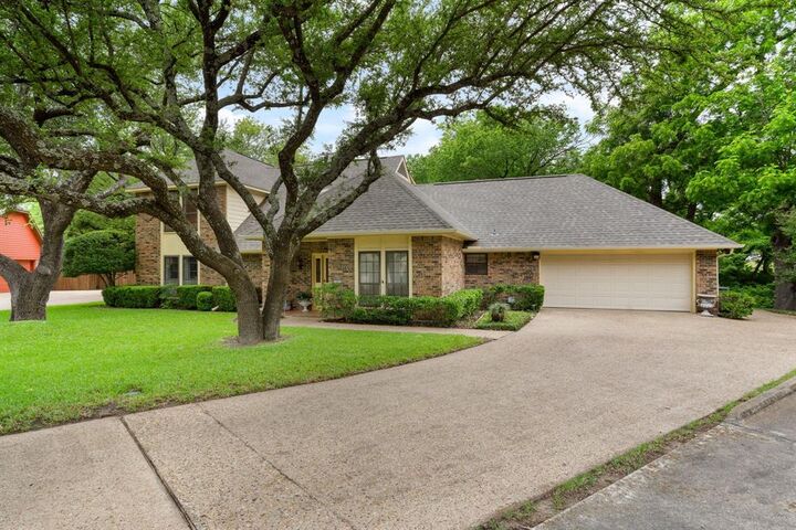 Property Photo:  121 Nicklaus Nook  TX 75146 