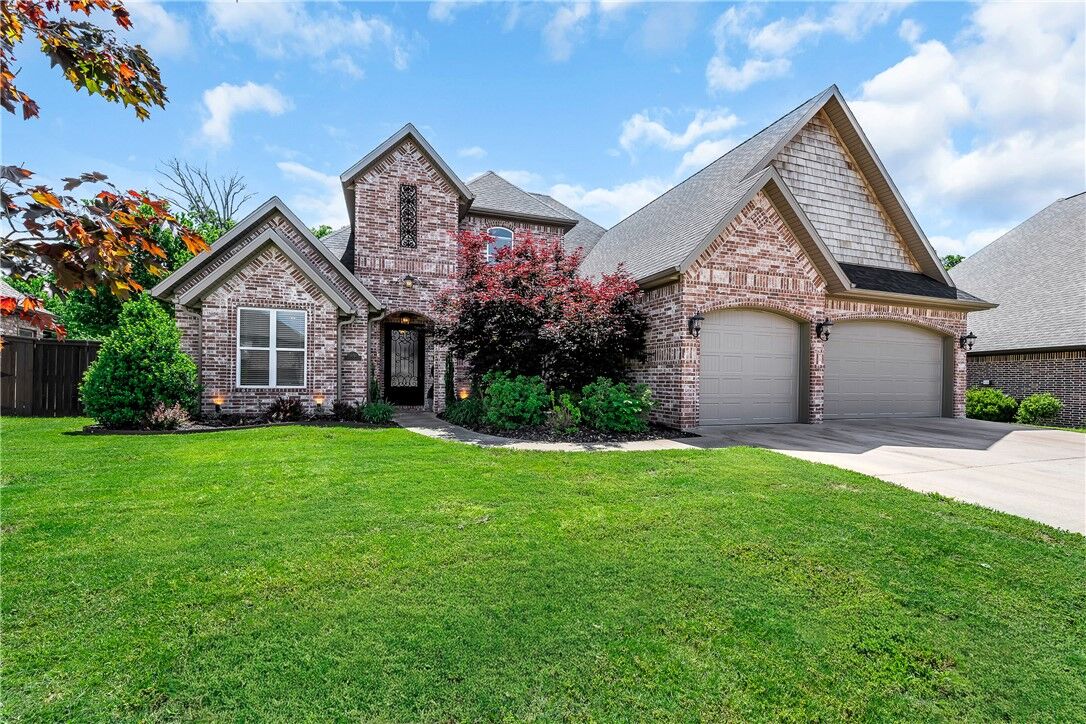 Property Photo:  4010 NE Miner Court  AR 72712 