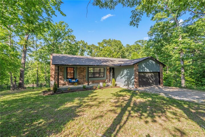 Property Photo:  104 NE Red Fox Road  AR 72736 