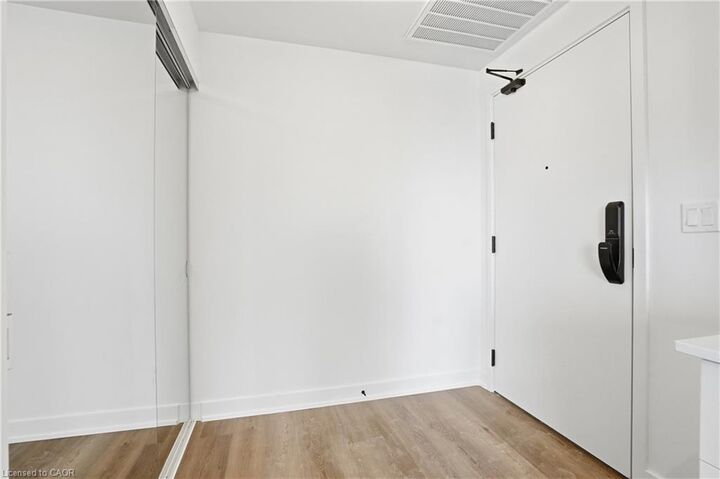 Property Photo:  2075 Lakeshore Road 1709  ON L7R 1E2 