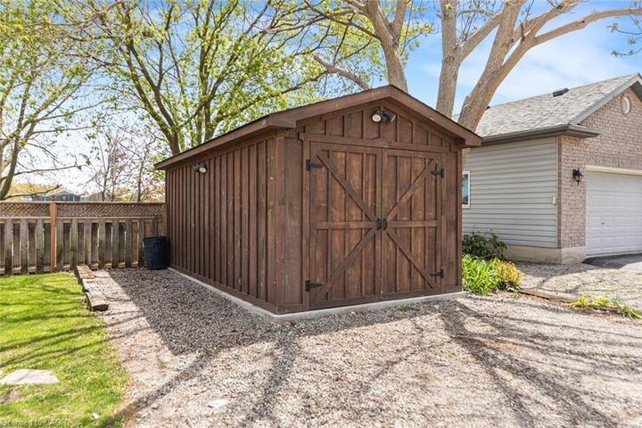 Property Photo:  699 Tamarac Street  ON N1A 2E2 