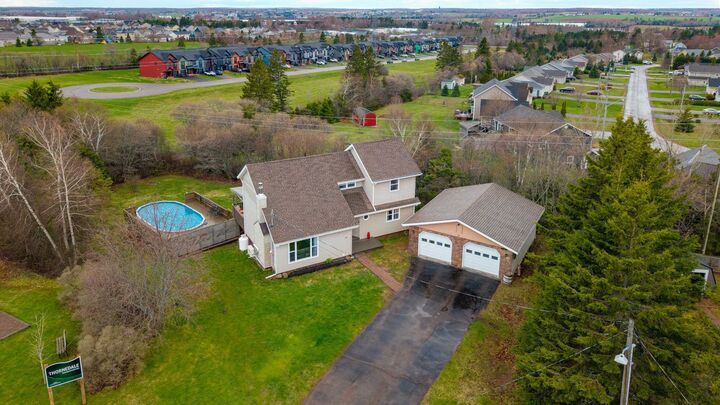 52 Thorndale Drive — photo 1