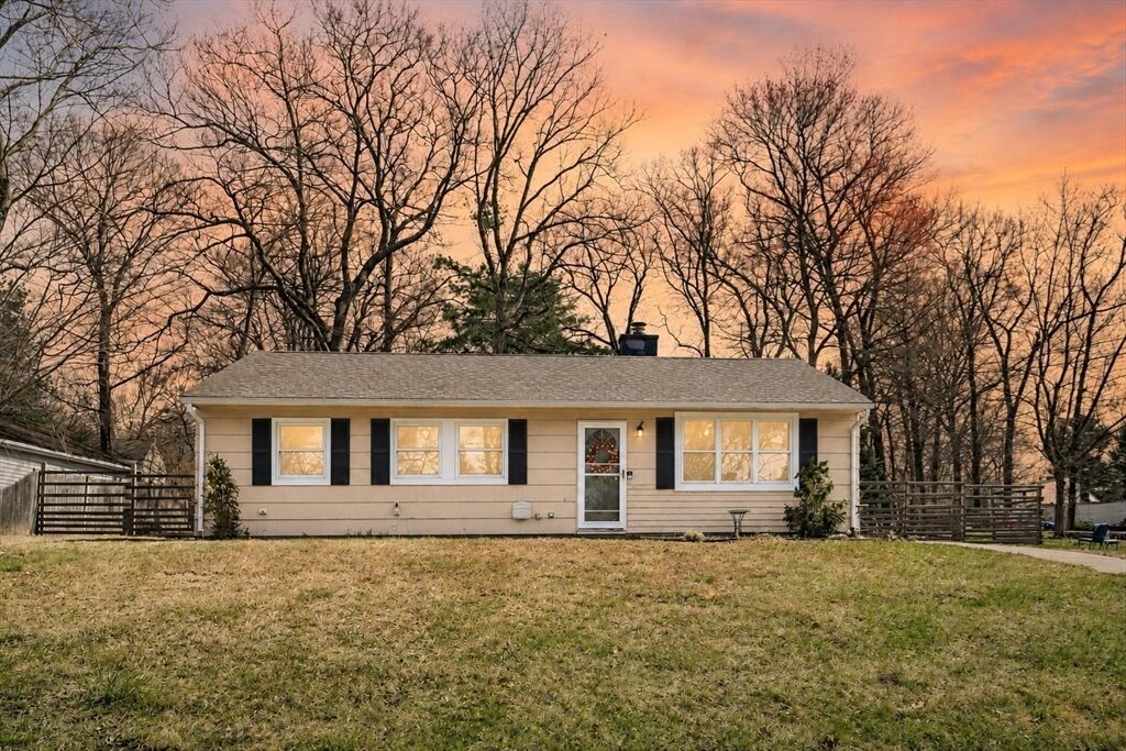 Property Photo:  5 Crestwood Ave  MA 02762 
