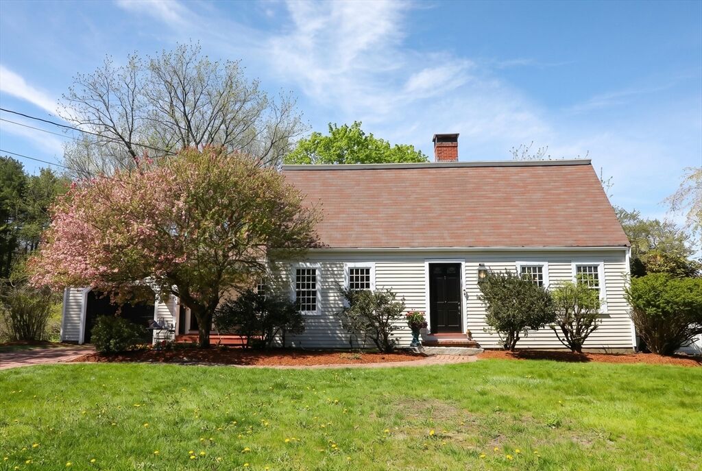 Property Photo:  110 Cross St  MA 01810 