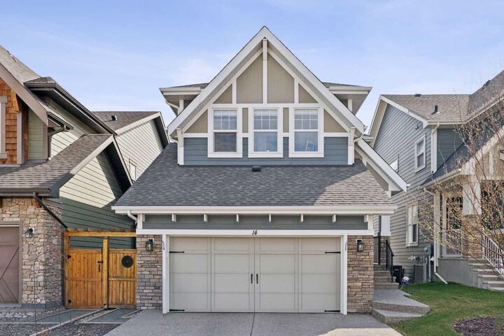 Property Photo:  14 Riviera View  AB T4C 0Y7 