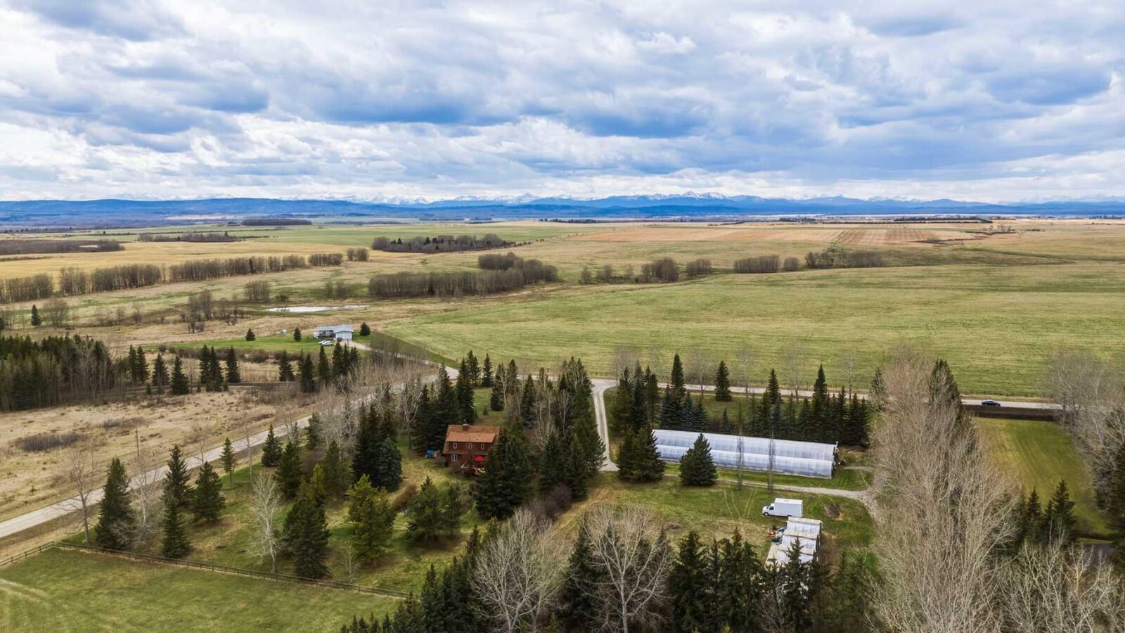 Property Photo:  240074 Range Road 32  AB T3Z 1M3 