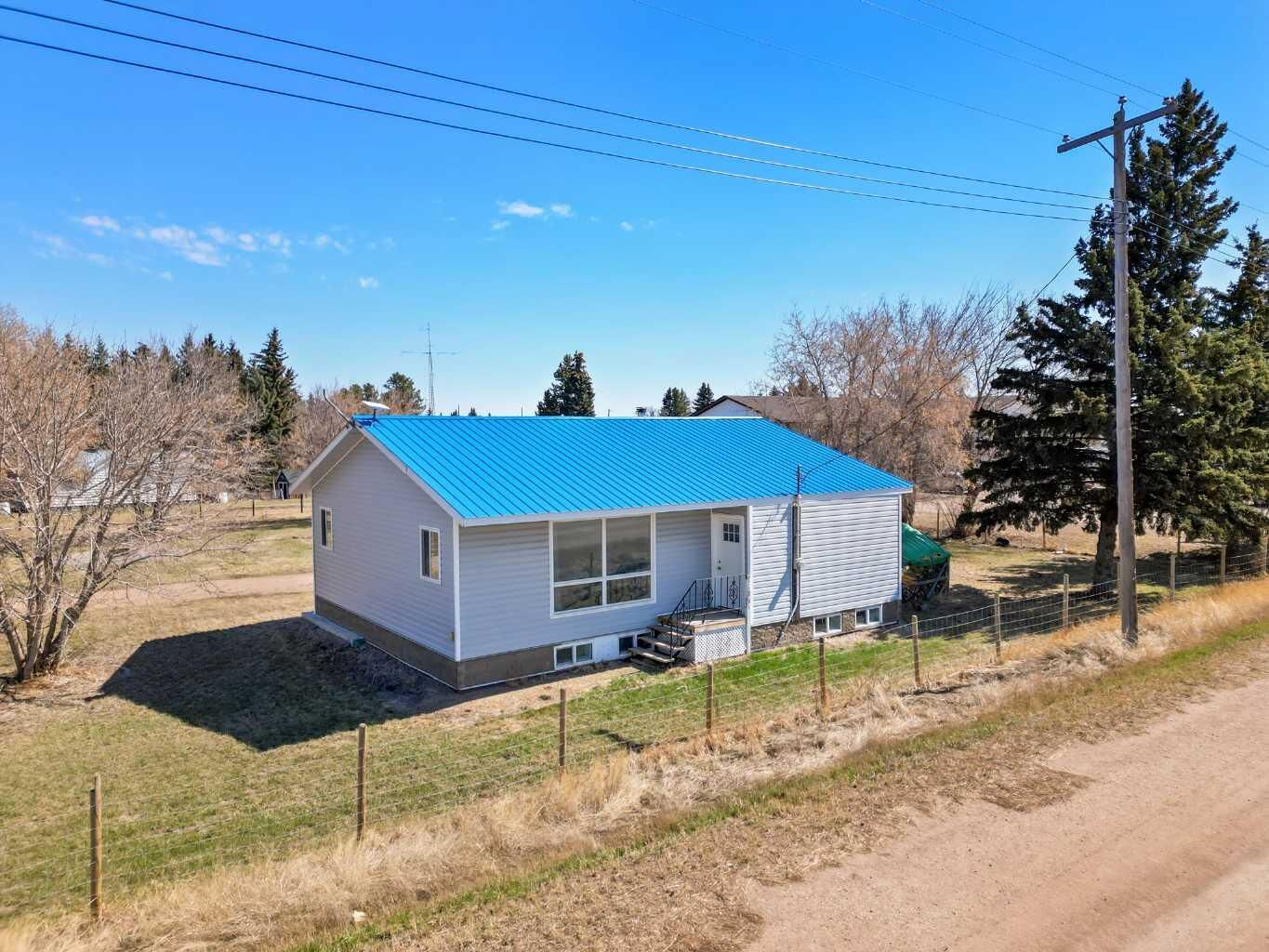 Property Photo:  4712 51 Avenue  AB T0C 0B0 