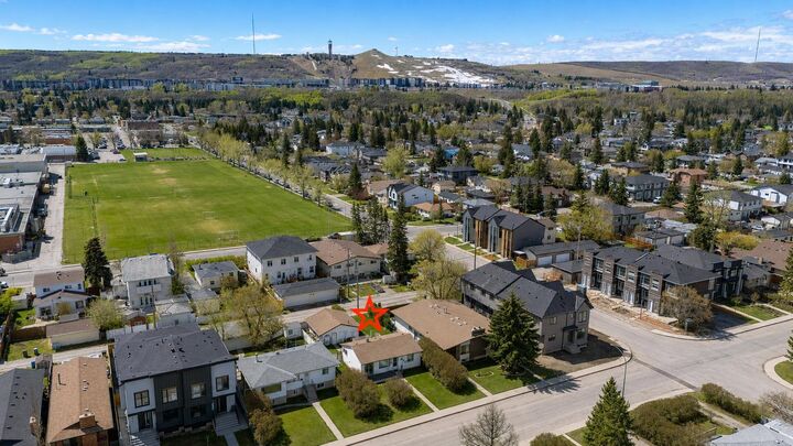 Property Photo:  7939 47 Avenue NW  AB T3B 1Z3 