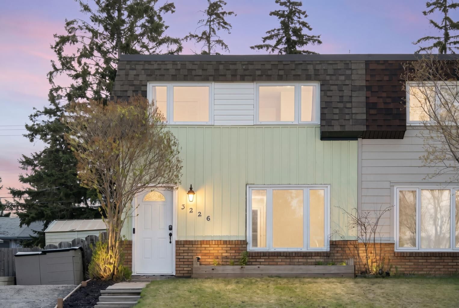 Property Photo:  3226 Dover Crescent SE  AB T2B 1V2 