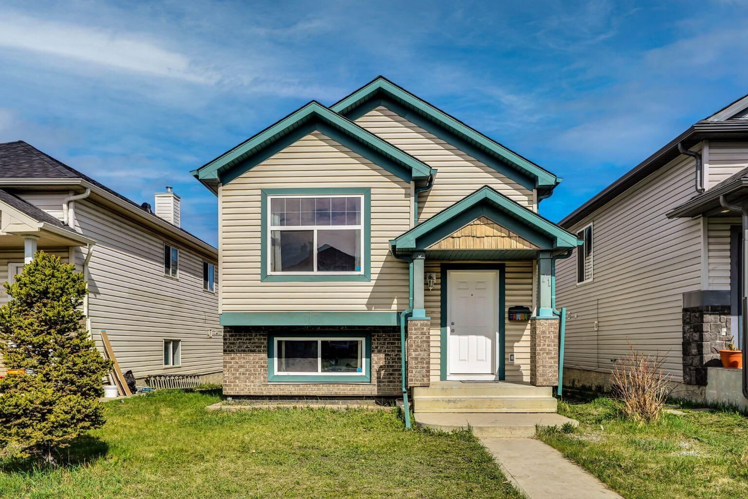 Property Photo:  71 Saddlemont Road NE  AB T3J 5E4 