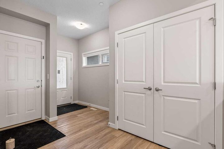 Property Photo:  107 Lucas Terrace NW  AB T3P 1P9 