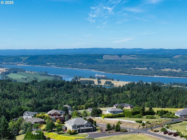 Property Photo:  442 Varsity Rd  WA 98625 