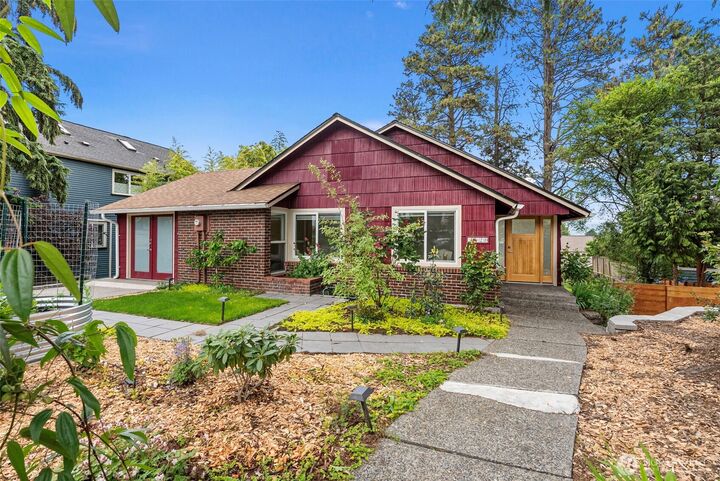 Property Photo:  4020  47th Avenue S  WA 98118 