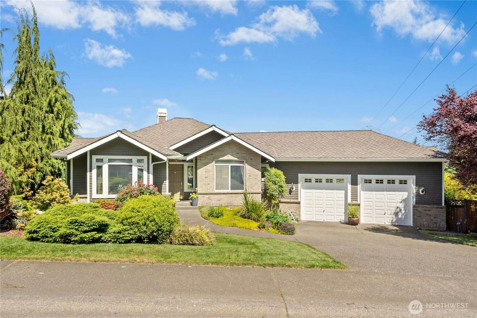 Property Photo:  12232 SE 80th Way  WA 98056 