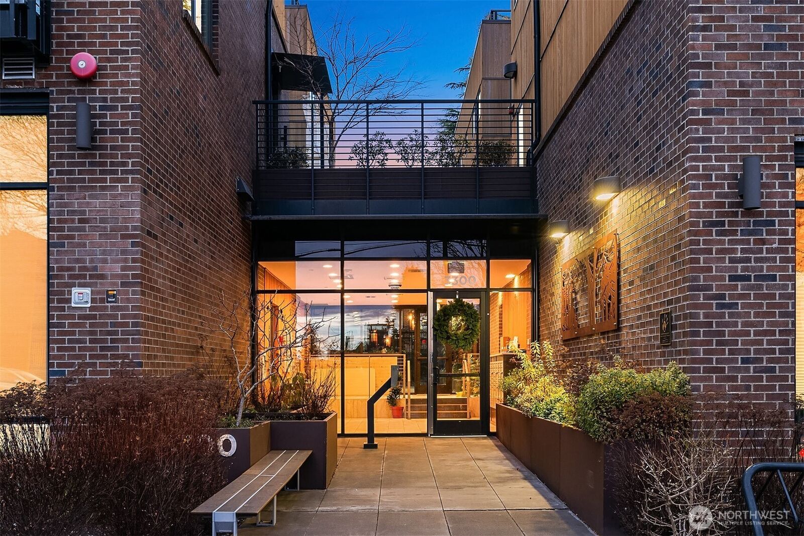 Property Photo:  3300 NE 65th Street 204  WA 98115 