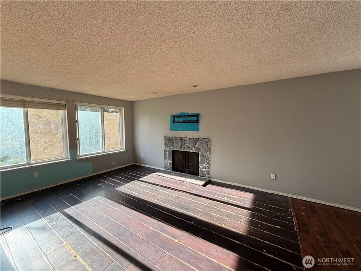 Property Photo: 16112 68th Avenue Ct E WA 98375