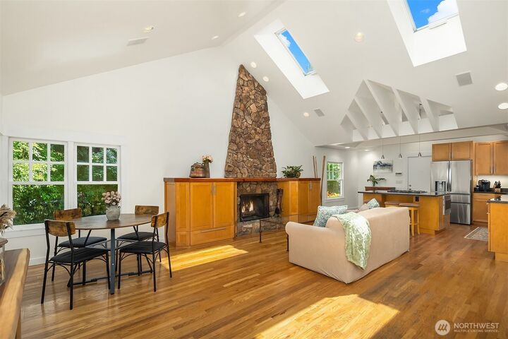 Property Photo:  6007 SE 22nd Street  WA 98040 