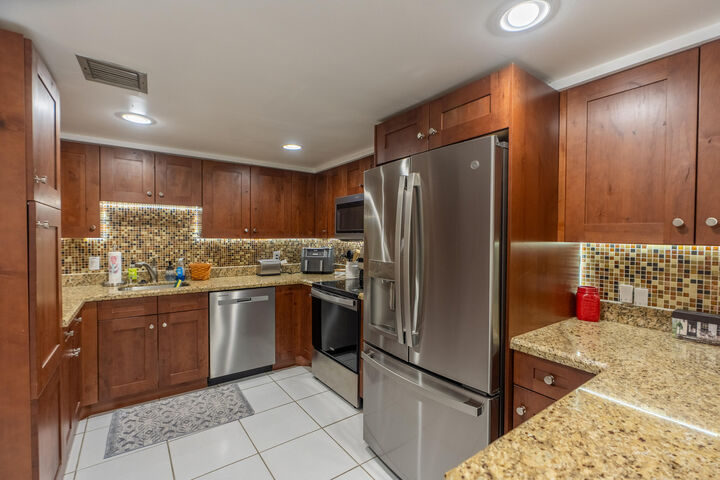 Property Photo: 16401 Golf Club Road 113 FL 33326