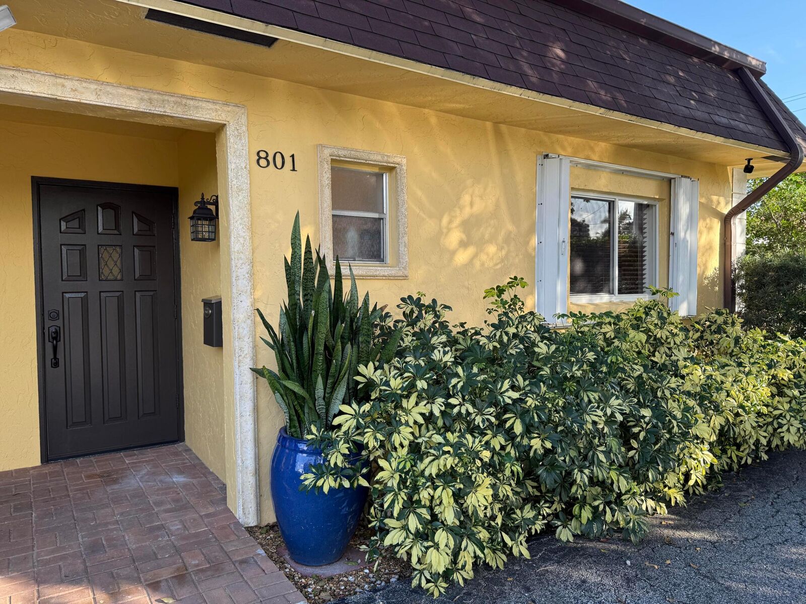 Property Photo:  801 NE 2nd Avenue  FL 33444 