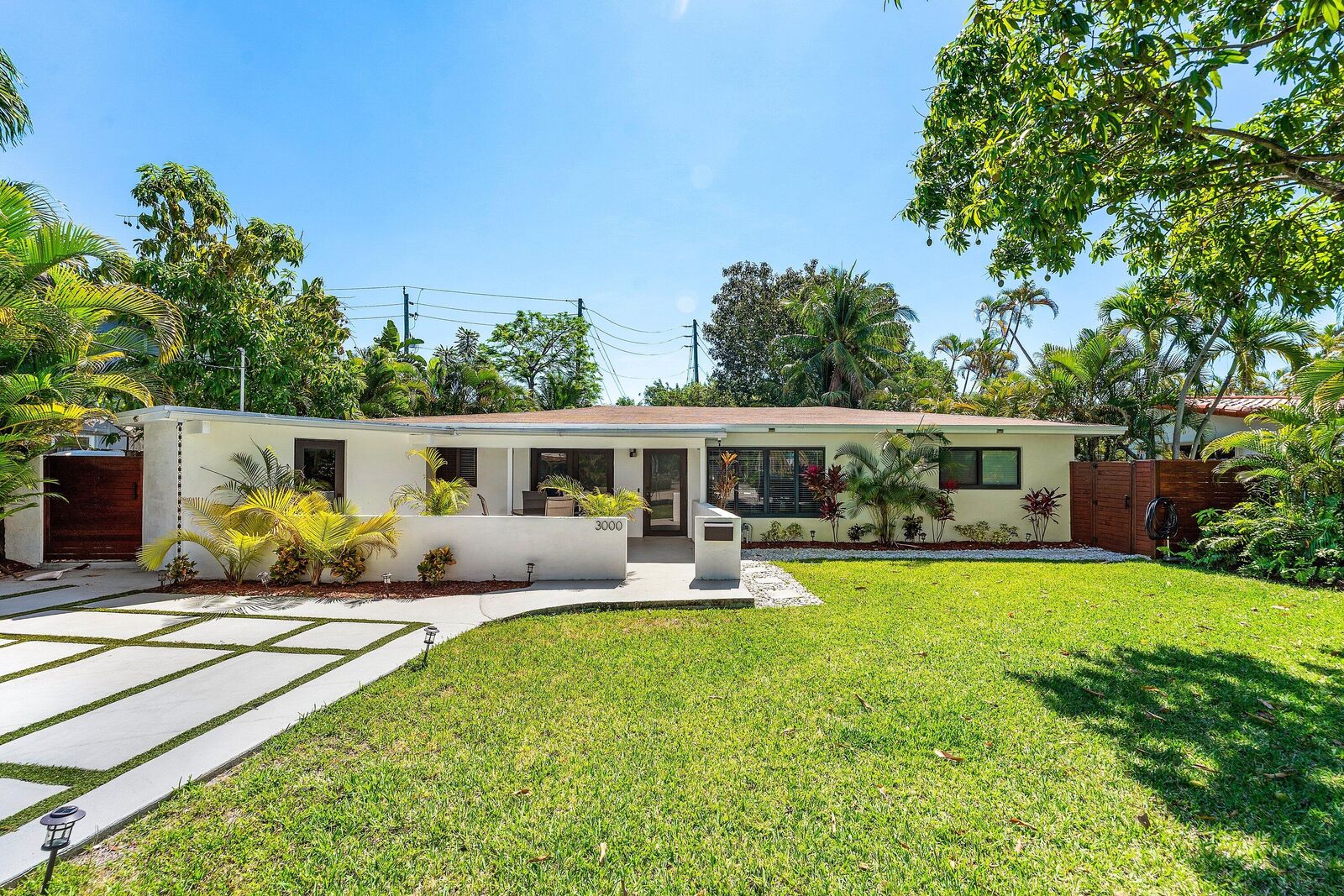 Property Photo: 3000 NE 21st Terrace FL 33306